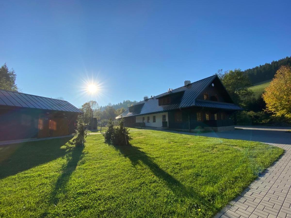 Ubytování Polanský Dvůr Velké Karlovice Esterno foto